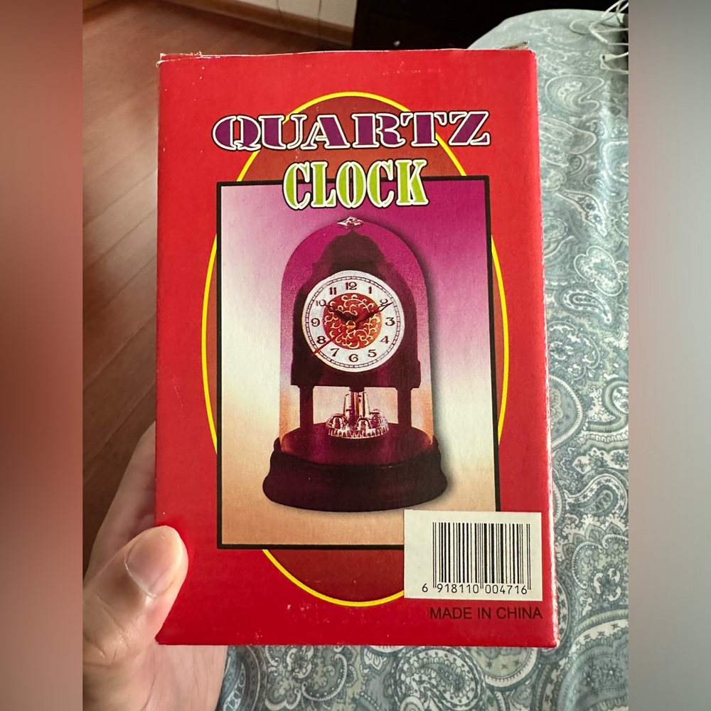 Quartz Desktop Clock Vintage Style Modern Round